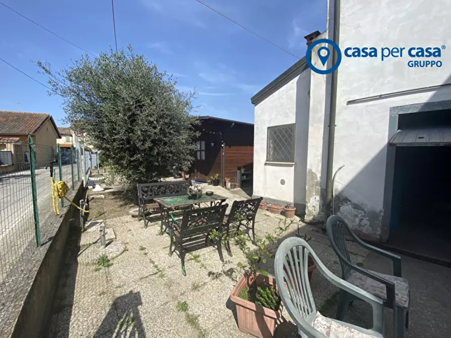 Immagine 3 di Casa bifamiliare in vendita  in Via Ugo Foscolo a Porto Viro