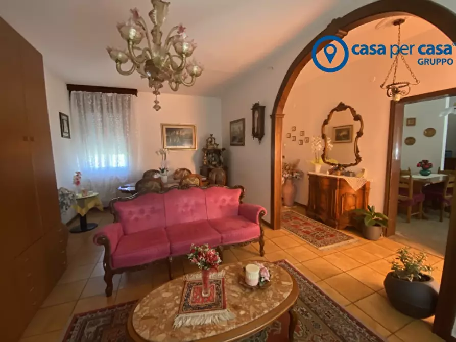 Immagine 20 di Casa bifamiliare in vendita  in Via Ugo Foscolo a Porto Viro