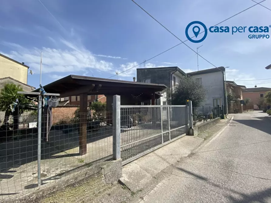 Immagine 47 di Casa bifamiliare in vendita  in Via Ugo Foscolo a Porto Viro