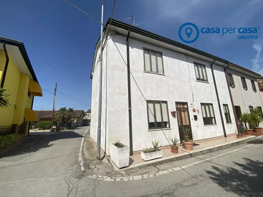 Immagine 49 di Casa bifamiliare in vendita  in Via Ugo Foscolo a Porto Viro