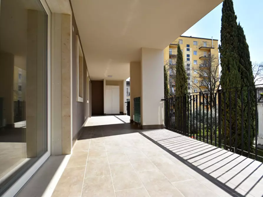 Immagine 5 di Appartamento in vendita  a Verona