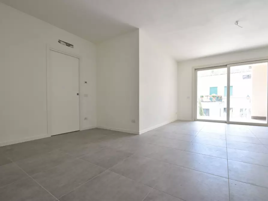 Immagine 9 di Appartamento in vendita  a Verona