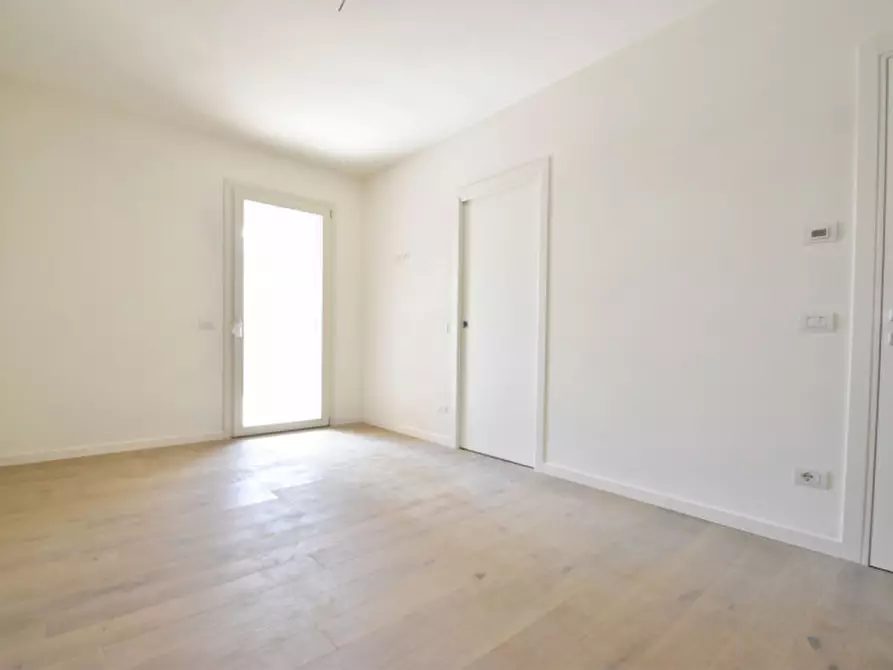 Immagine 11 di Appartamento in vendita  a Verona