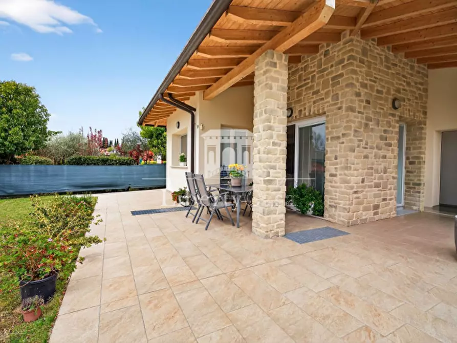 Immagine 2 di Villa in vendita  in Via Umberto Zerneri a San Felice Del Benaco