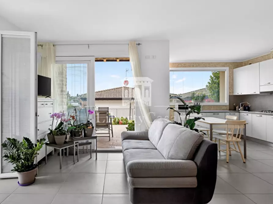 Immagine 4 di Villa in vendita  in Via Umberto Zerneri a San Felice Del Benaco