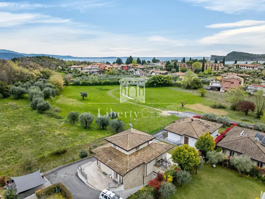 Immagine 11 di Villa in vendita  in Via Umberto Zerneri a San Felice Del Benaco