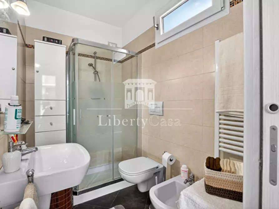 Immagine 13 di Villa in vendita  in Via Umberto Zerneri a San Felice Del Benaco