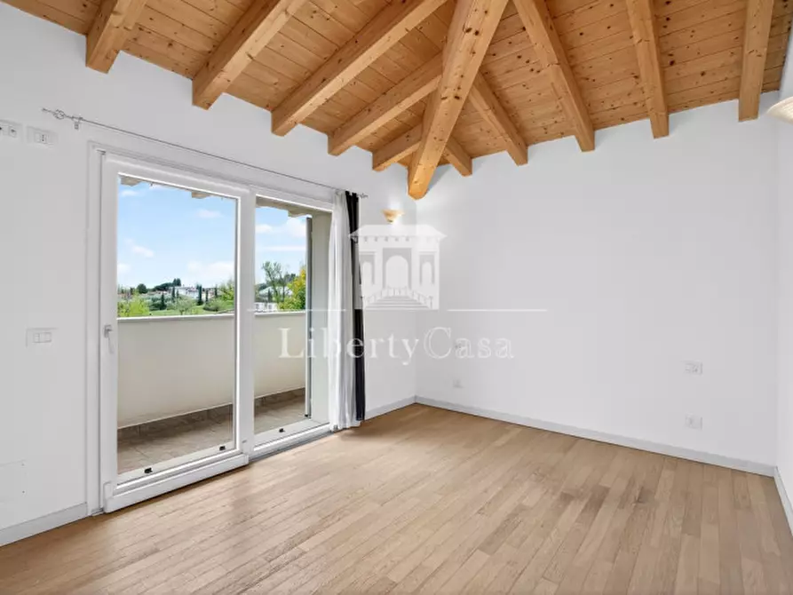 Immagine 14 di Villa in vendita  in Via Umberto Zerneri a San Felice Del Benaco