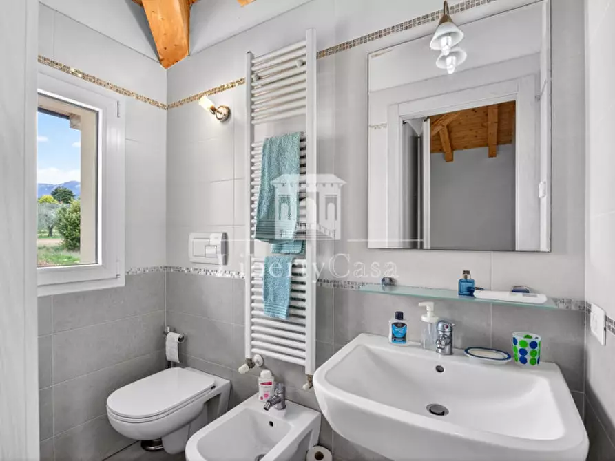 Immagine 17 di Villa in vendita  in Via Umberto Zerneri a San Felice Del Benaco