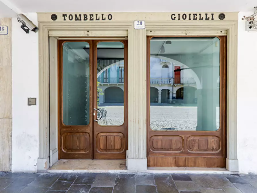 Immagine 1 di Negozio in affitto  in via giacomo matteotti a Este