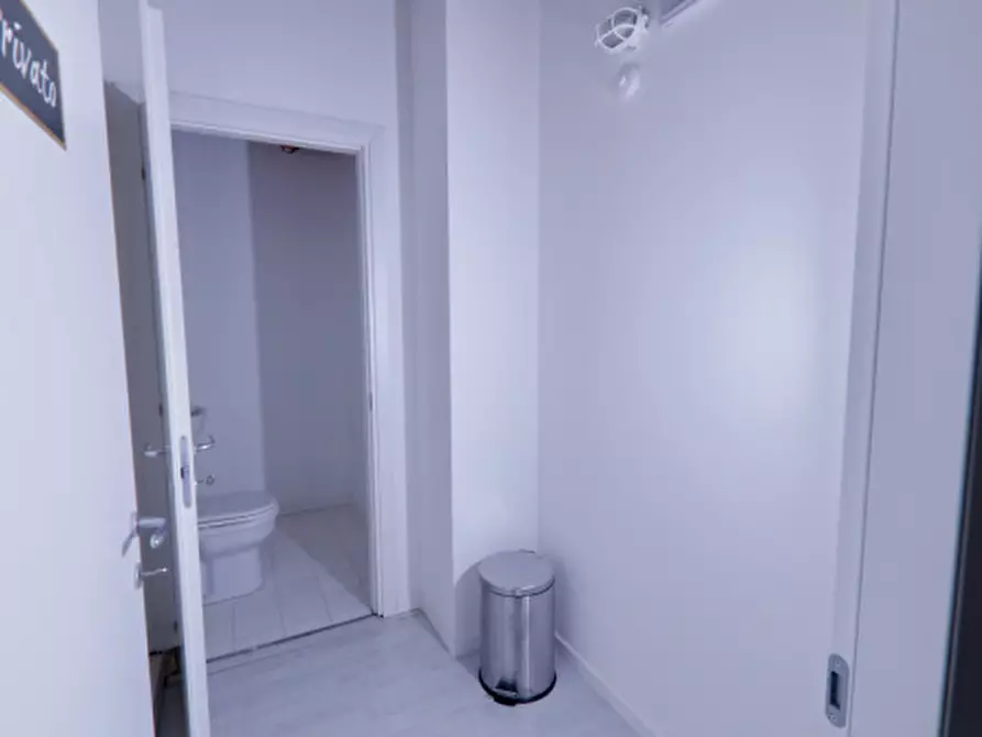 Immagine 11 di Negozio in affitto  in via giacomo matteotti a Este