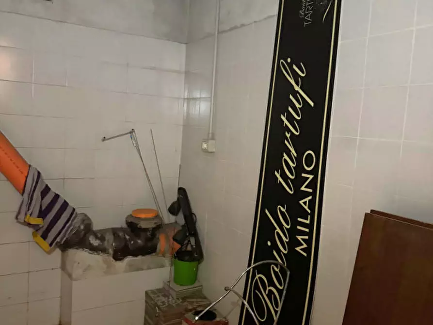Immagine 34 di Negozio in vendita  in VIA EMILIO FAA' DI BRUNO a Milano