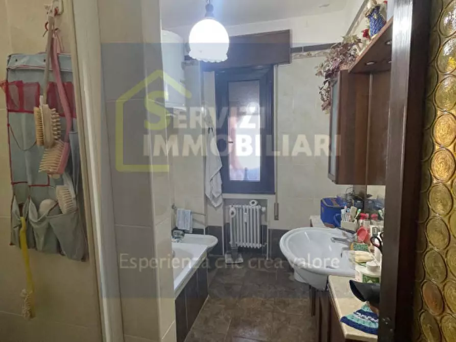 Immagine 6 di Appartamento in vendita  in via Roma a Battaglia Terme