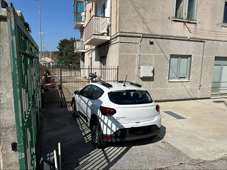 Immagine 1 di Posto auto in vendita  in Via Carlo De Marchesetti a Trieste