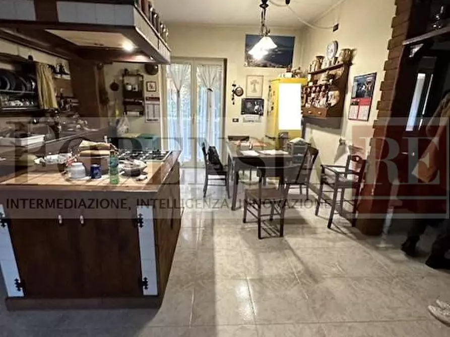 Immagine 3 di Villa in vendita  in Viale dei Pini Nord, 7A a Giugliano In Campania