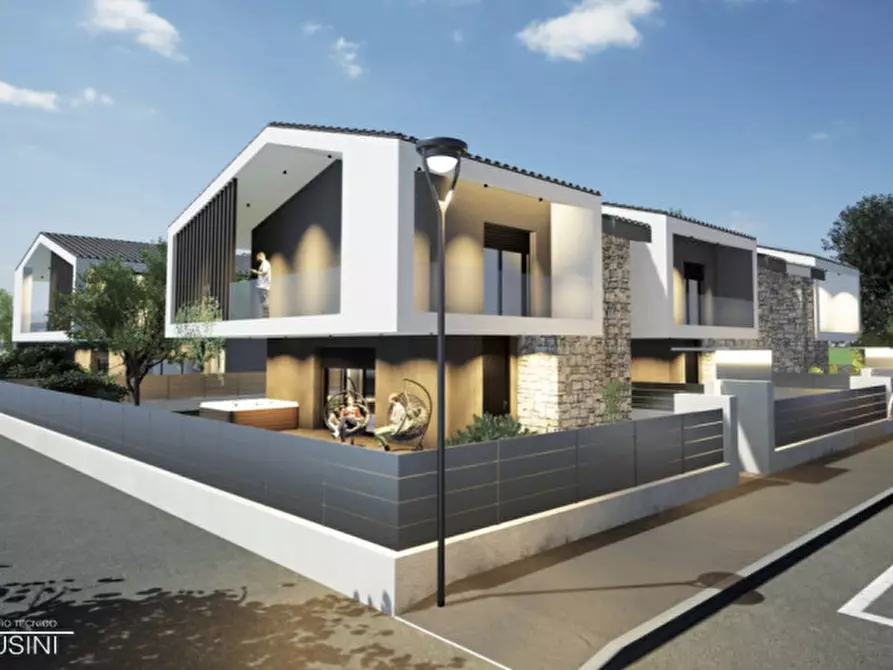 Immagine 4 di Villa in vendita  in Via Valpolicella a Castel D'azzano