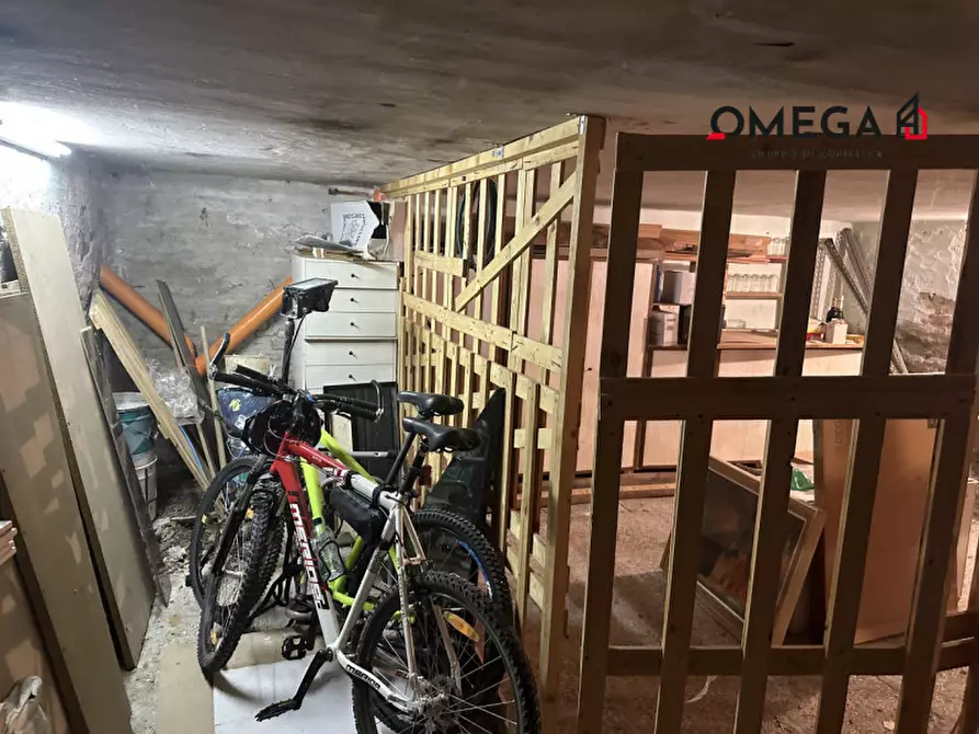 Immagine 4 di Cantina in vendita  in via lamarmora 20 a Trieste
