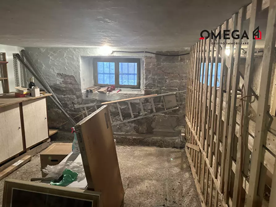 Immagine 6 di Cantina in vendita  in via lamarmora 20 a Trieste