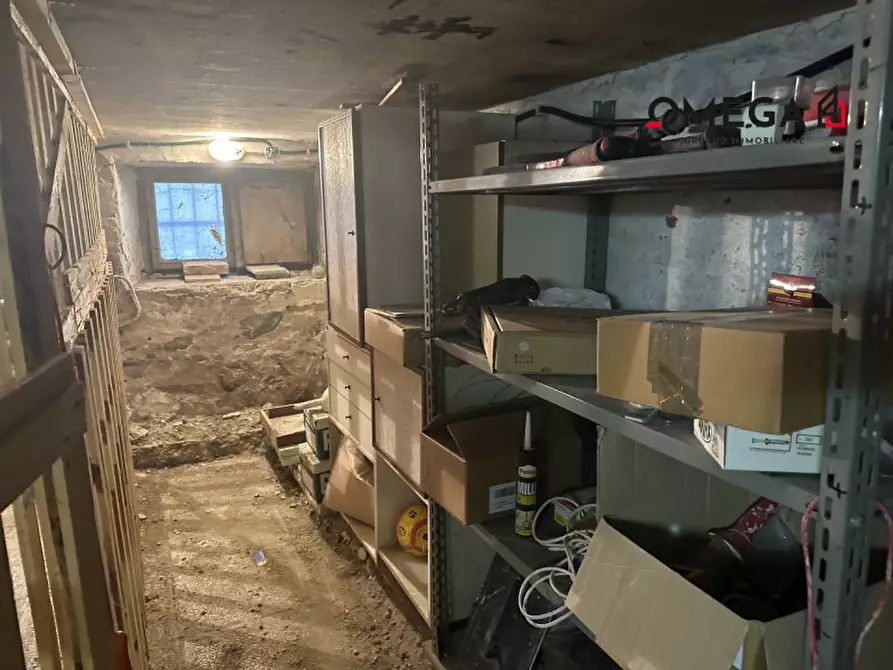 Immagine 7 di Cantina in vendita  in via lamarmora 20 a Trieste