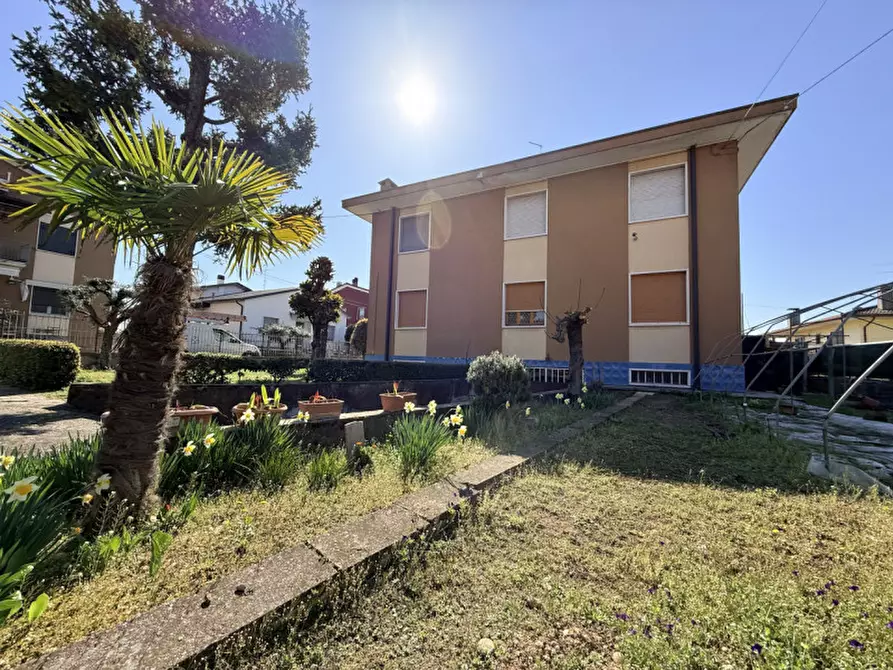 Immagine 5 di Appartamento in vendita  in Via Vittorio Veneto a Castel D'azzano