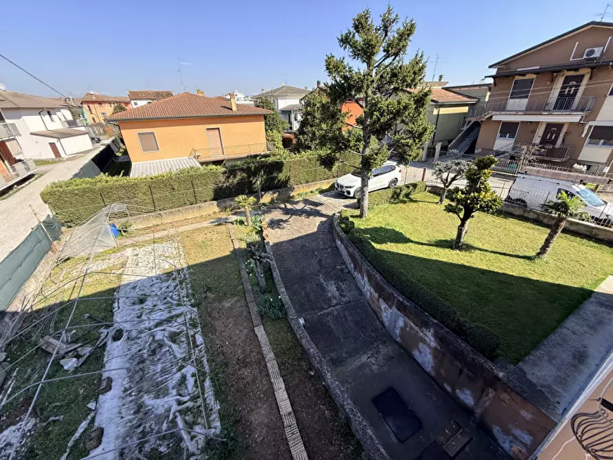 Immagine 23 di Appartamento in vendita  in Via Vittorio Veneto a Castel D'azzano
