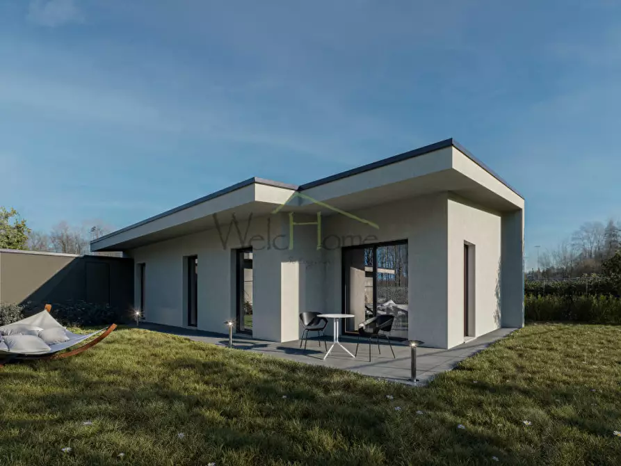 Immagine 1 di Villa in vendita  a Albese Con Cassano