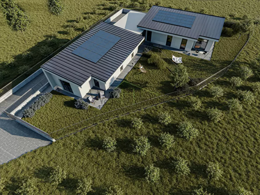 Immagine 4 di Villa in vendita  a Albese Con Cassano