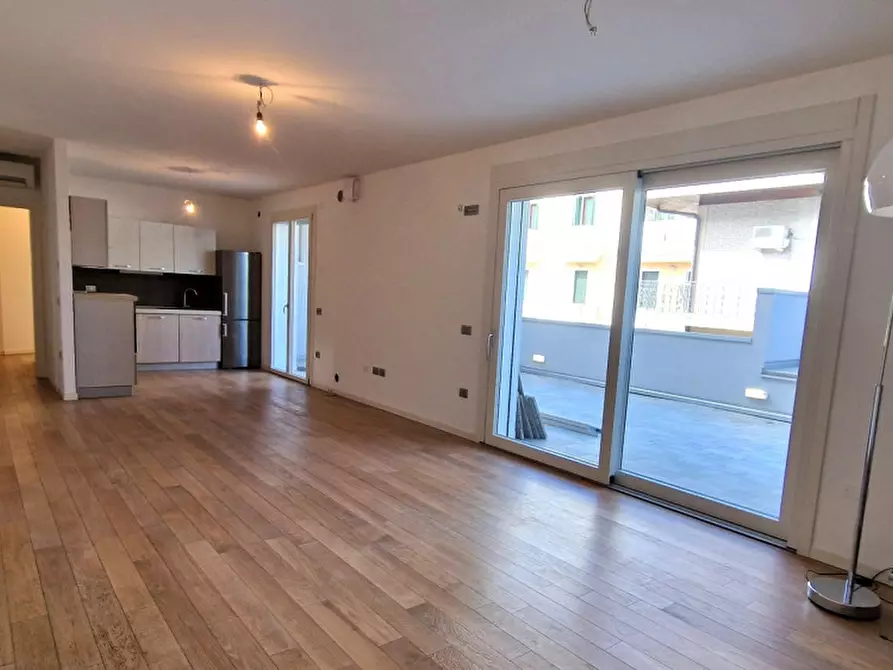 Immagine 1 di Appartamento in vendita  in Via Venticinque Aprile a Cadoneghe