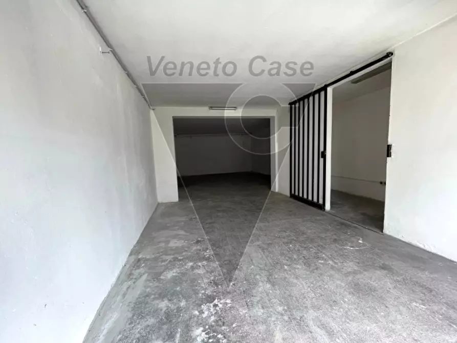 Immagine 1 di Garage in affitto  in VIA CRESCINI 120 a Padova