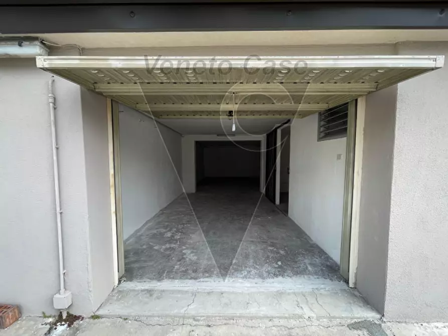 Immagine 4 di Garage in affitto  in VIA CRESCINI 120 a Padova