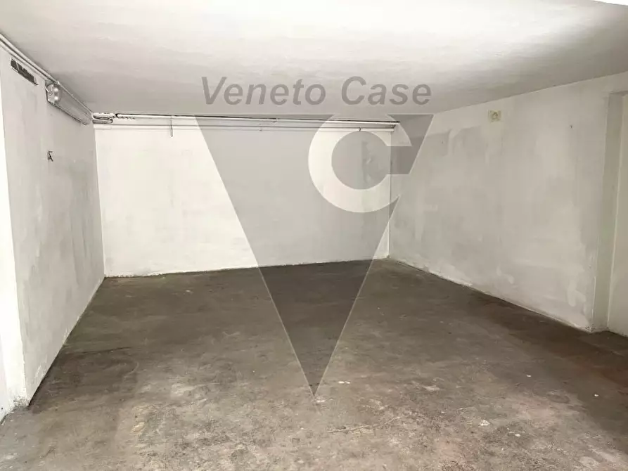 Immagine 5 di Garage in affitto  in VIA CRESCINI 120 a Padova