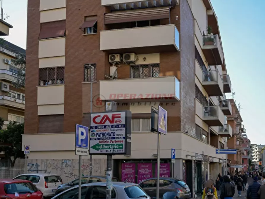Immagine 38 di Attico in vendita  in Via di Boccea a Roma