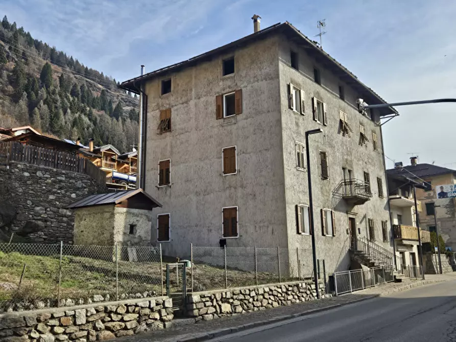 Immagine 1 di Appartamento in vendita  in Via Guglielmo Marconi a Ossana