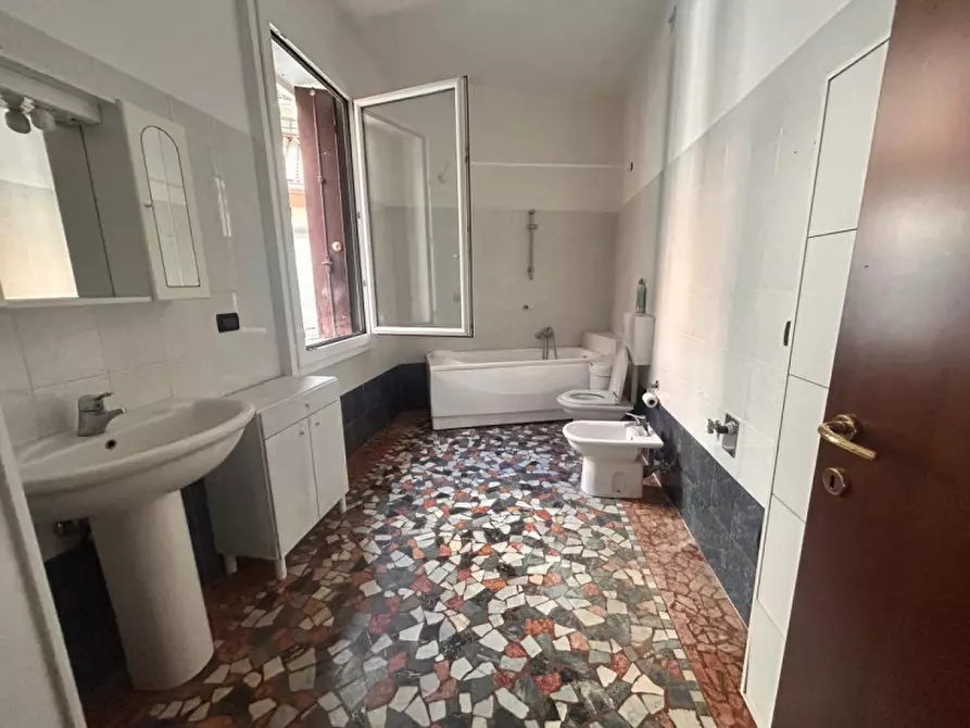 Immagine 5 di Appartamento in affitto  in Centro Storico a Vicenza