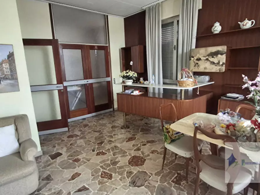 Immagine 3 di Villa in vendita  in Via Cristoforo Colombo 14 a Castano Primo