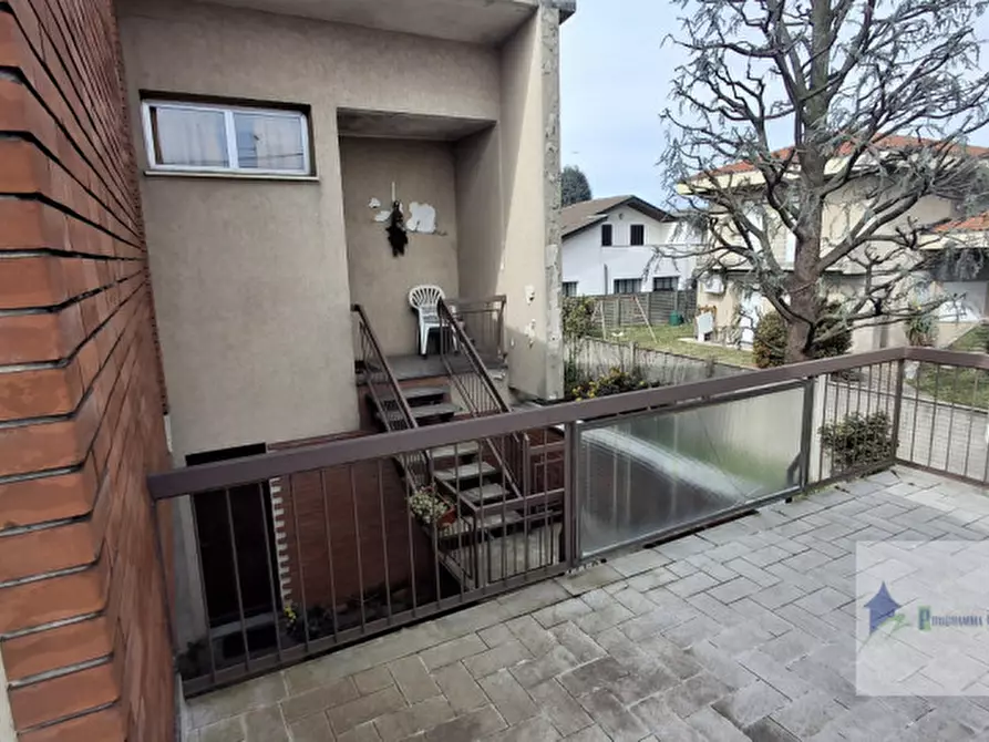 Immagine 7 di Villa in vendita  in Via Cristoforo Colombo 14 a Castano Primo