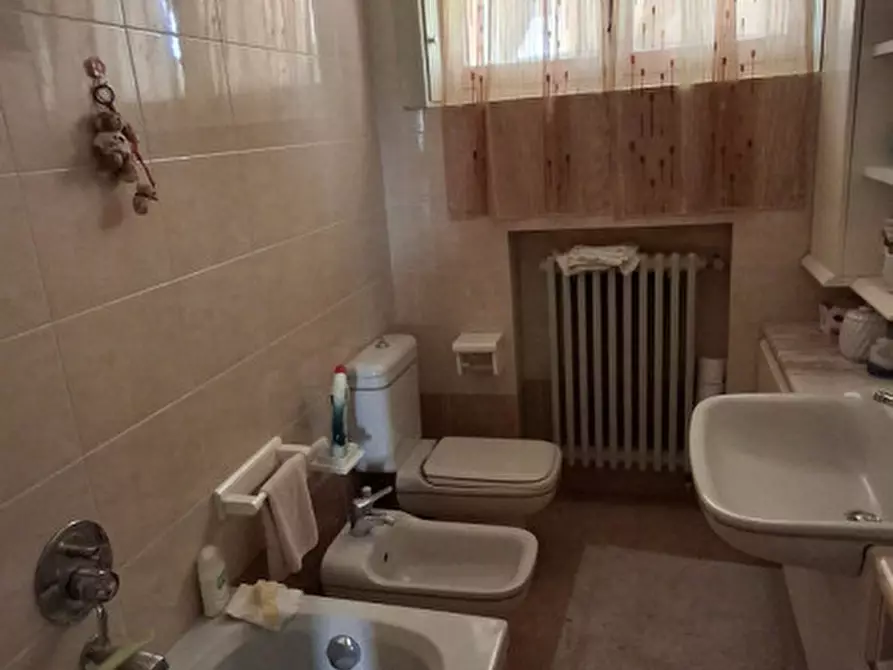 Immagine 8 di Villa in vendita  in Via Cristoforo Colombo 14 a Castano Primo