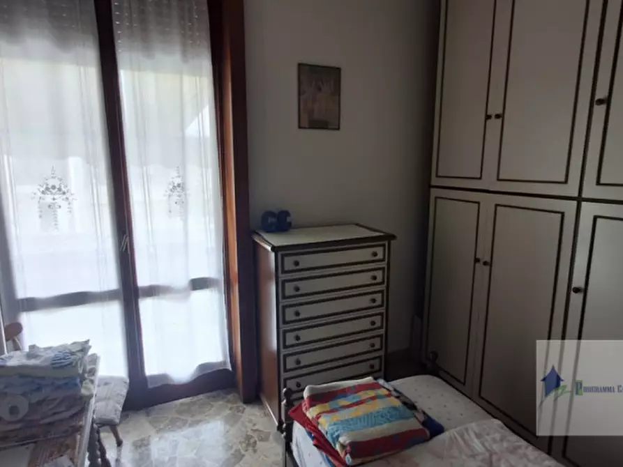 Immagine 11 di Villa in vendita  in Via Cristoforo Colombo 14 a Castano Primo