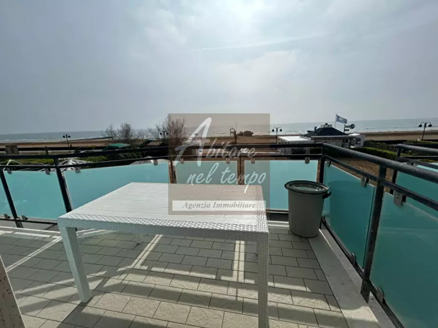 Immagine 2 di Appartamento in vendita  in VIA LEVANTINA TERZO ACCESSO AL MARE a Jesolo