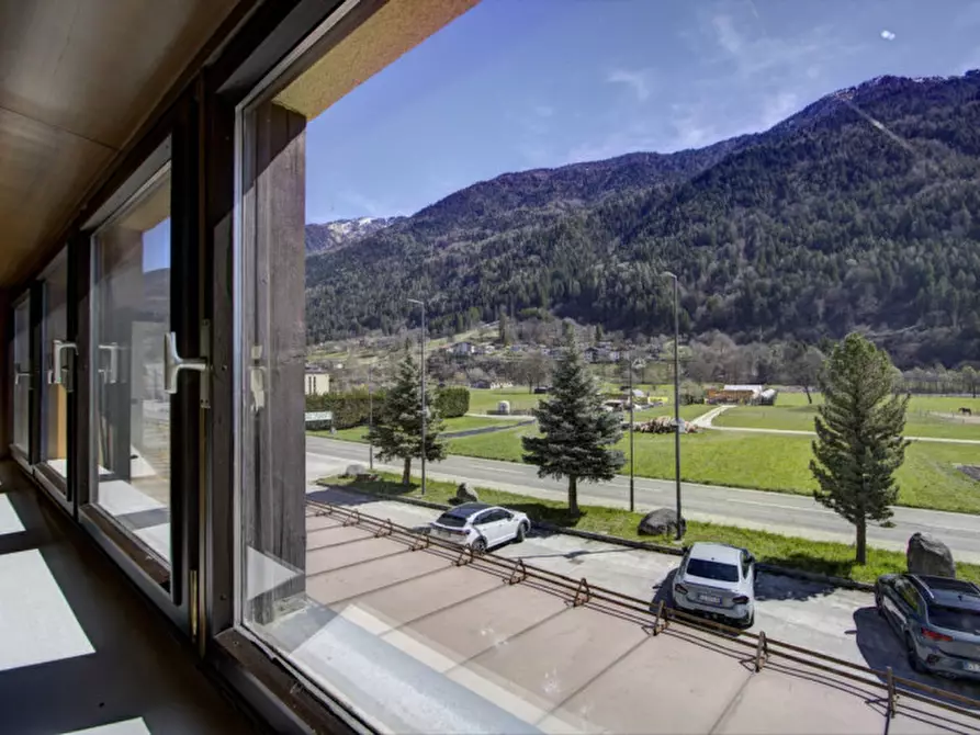 Immagine 2 di Negozio in affitto  in Frazione Borzago, 57 a Spiazzo