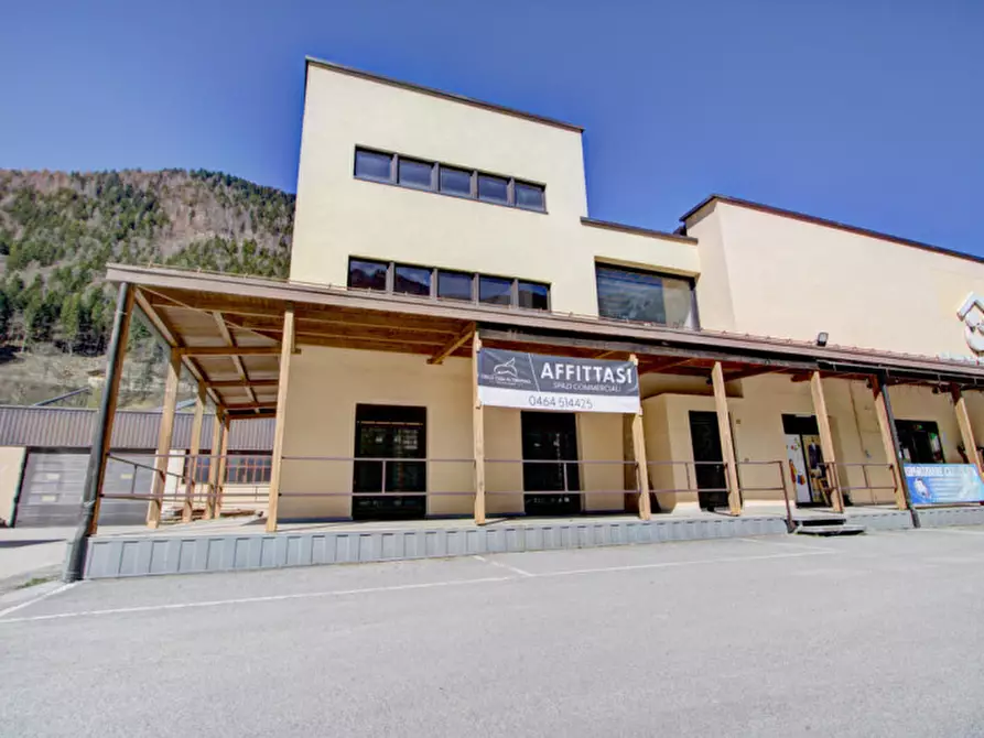 Immagine 3 di Negozio in affitto  in Frazione Borzago, 57 a Spiazzo