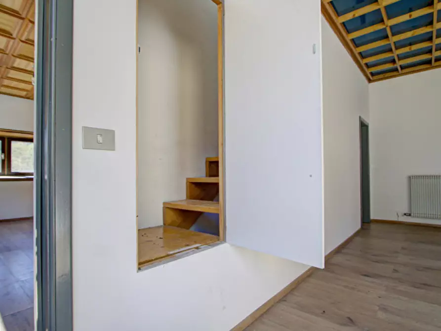 Immagine 9 di Negozio in affitto  in Frazione Borzago, 57 a Spiazzo