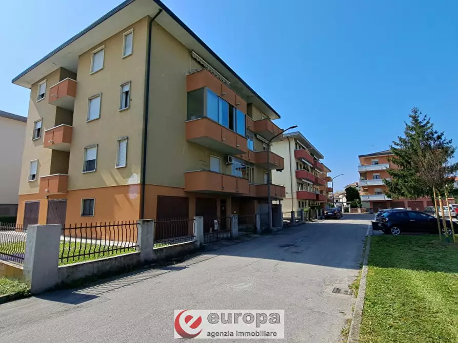 Immagine 3 di Appartamento in vendita  in Via Don Domenico LORA a Vicenza