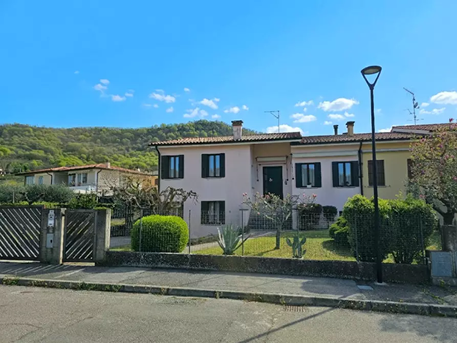 Immagine 1 di Casa bifamiliare in vendita  in VIA SAN LORENZO a Baone