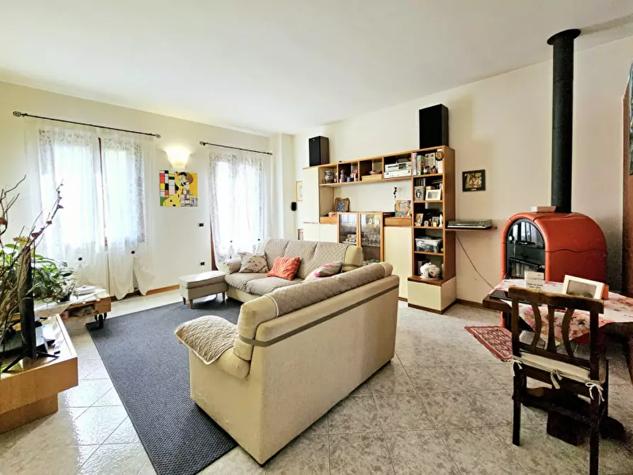 Immagine 4 di Casa bifamiliare in vendita  in VIA SAN LORENZO a Baone