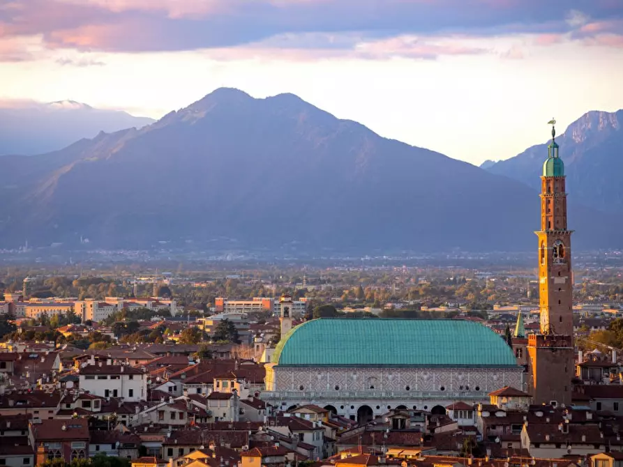 Immagine 3 di Attico in vendita  in Viale del Mercato Nuovo a Vicenza