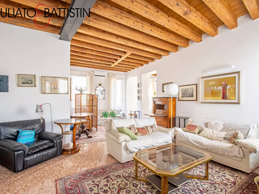 Immagine 2 di Appartamento in vendita  in Contra' Muscheria a Vicenza