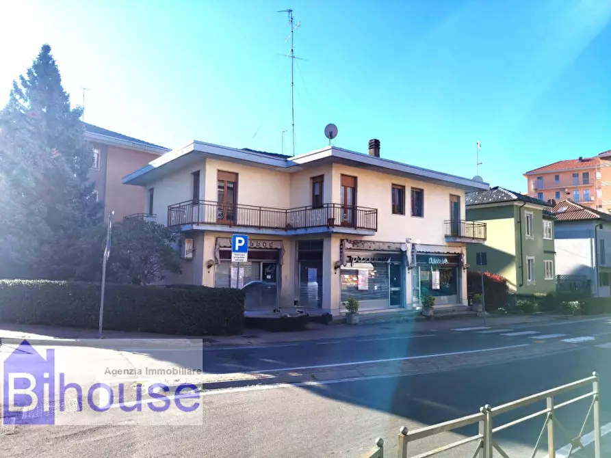 Immagine 1 di Villa in vendita  a Cossato