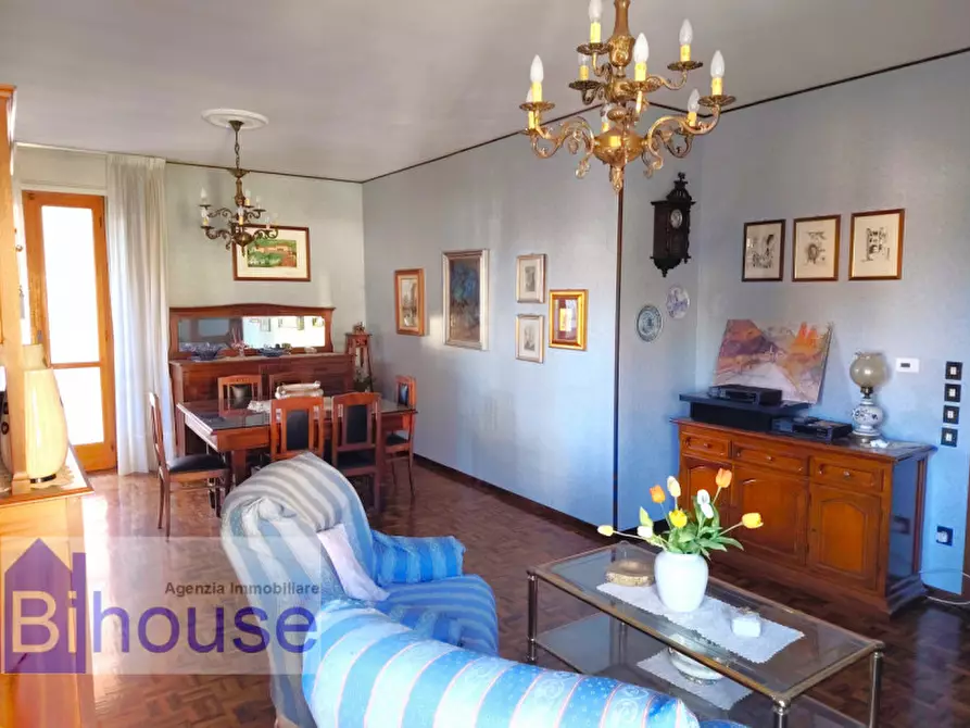 Immagine 4 di Villa in vendita  a Cossato