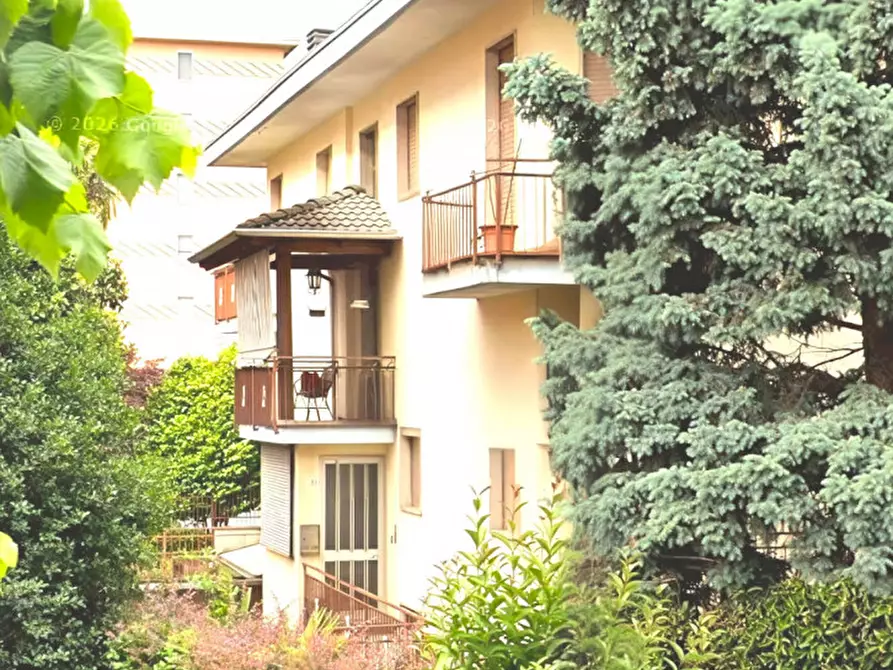 Immagine 4 di Villa in vendita  a Cossato